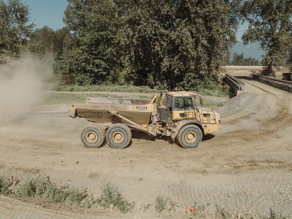 How Landscape Equipment Rental Can Benefit Both Commercial and